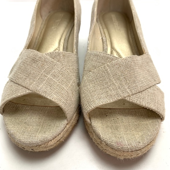 ELLEN TRACY KANDI Peep Toe Espadrille Shoes sz 9 - Picture 6 of 16
